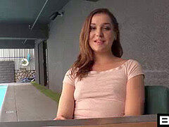 Enthousiasteling, Pijpbeurt, Bruinharig, Sperma shot, Eerste keer, Tiener
