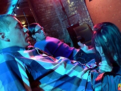 お尻, デカパイ, 茶髪の, ヒール, なめる, ピアス, オマンコ, 三人