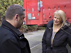 Schönheit, Grosser schwanz, Blasen, Auto, Spermaladung, Deutsch, Hardcore, Milf