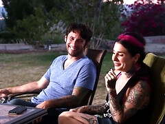 Cul, Nana, En levrette, Doigter, Pénétrer avec le poing, Hd, Actrice du porno, Rugueux