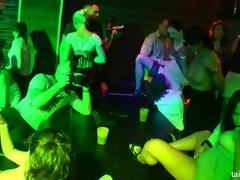 Club, Léchez, Masturbation, Orgie, Fête, Actrice du porno, Timide, Mouillée