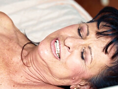 18, デカチン, デカパイ, 茶髪の, 浮気する, 熟年, 淫乱熟女