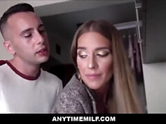 Rubia, Mamada, Familia, Madres para coger, Mamá, Hermanas, Hijo, Gemelos