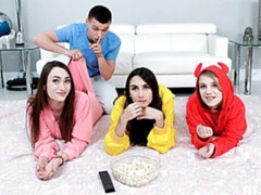 Pijpbeurt, Broeder, Bruinharig, Hondjeshouding, Groep, Mager, Tiener, Tieten likken