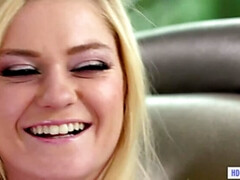 Blond, Gezin, Lesbisch, Likken, Kut duiken, Trio, Tieten likken, Speelgoed