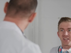 Kont, Bruinharig, Sperma shot, Lul, Hondjeshouding, Hakken, Tatoeage, String