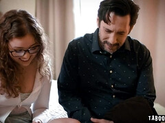 Минет, Брюнетки, Застукали, Глубокая глотка, Член, Пальцем, Фут фетиш, Молоденькие