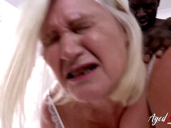 Grote mammen, Pijpbeurt, Rondborstig, Mollig, Hardcore, Masturbatie, Moeder die ik wil neuken, Geschoren