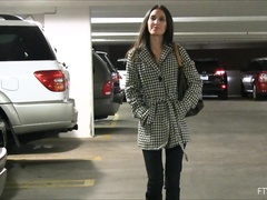 Крупный план, Танцы, Экстремальный секс, Большие дырки, Мастурбация, Оргазм, На публике, Соло