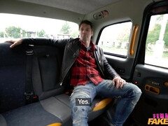 Enthousiasteling, Kont, Kont, Natuurlijke tieten, Rok, Billekoek, Kousen, Tieten likken