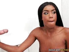 Grosse bite, Noire, Sucer une bite, Tir de sperme, Faciale, Trou de la gloire