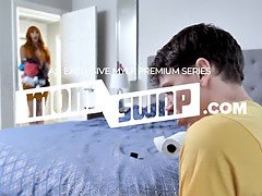 着衣女と全裸男, エロ熟女, バック, 巨大, キッチン, 熟年, 母, レトロ