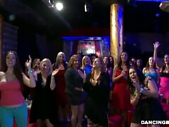 Tussi, Grosser schwanz, Hardcore, Hd, Milf, Orgie, Party, Öffentlich