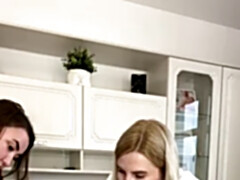 Sadomasochismus, Grosser schwanz, Cfnm, Spermaladung, Handjob, Russisch, Rasiert, Flotter dreier