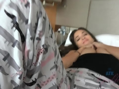 Amateur, Cul, Brunette brune, Pov, Rasée, Maigrichonne, Dénudage, Nénés