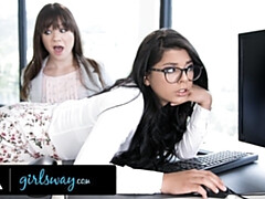 Gros cul, Doigter, Lesbienne, Léchez, Culottes ou slips, Chatte, Jupe, Tatouage