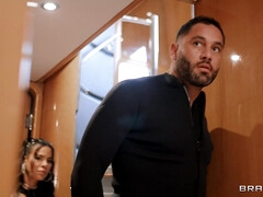 Анальный секс, Большие сиськи, Грудастые, Двойное проникновение, Группа, Латиноамериканки, На природе, Порнозвезда