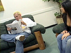 Ama de casa, Marido, Dinero