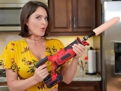 Cul, Gros seins, Sucer une bite, En levrette, Branlette thaïlandaise, Cuisine, Rasée, Jouets
