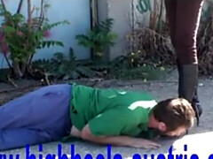 Braunhaarige, Füsse, Weibliche domination, Fetisch, Hardcore, Lecken, Öffentlich, Realität