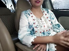 18 años, Asiático, Coche, Pajear, Indio, Al aire libre, Público, Seducido