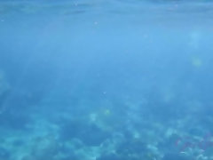 ビーチ, フェラチオ, 彼女, 手コキする, オイル, オーガズム, のぞき, 濡れ