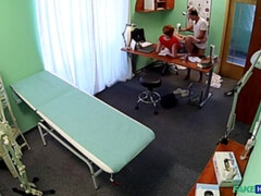 Betrug, Paar, Arzt, Hundestellung, Lecken, Krankenschwester, Büro, Pov