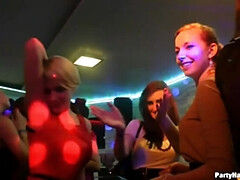 Blondine, Braunhaarige, Kehlenfick, Hd, Absätze, Lingerie, Party, Swingers