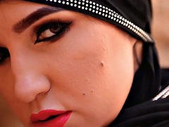 Arabe, Indienne, Fumer