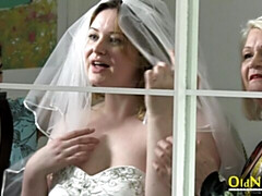 デカ尻, デカパイ, 指いじり, キス, オナニー, 剃毛, ストリッピング, オッパイの