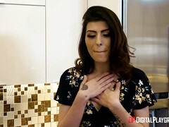 Morena, Engañando, Polla, Cocina, Al aire libre, Perforación, Coño, Cabello corto