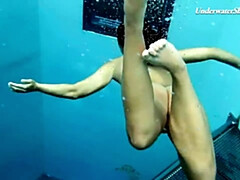 Tetas grandes, Morena, Novia, Hd, Al aire libre, Piscina, Público, Ruso