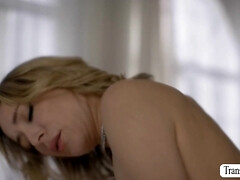 Smart product seller gives customer blowjob to buy