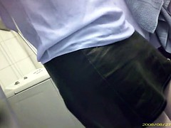 Под юбкой, Подглядывание