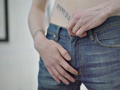 Amateur, Blonde, Tir de sperme, Homosexuelle, Masturbation, Maigrichonne, Solo, Tatouage