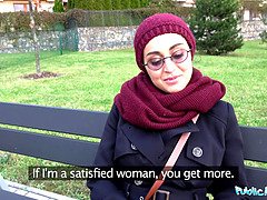 Arabisch, Braunhaarige, Hd, Interrassisch, Im freien, Öffentlich, Realität, Schreiend