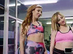 Минет, Европейки, Две девушки, Француженки, Латиноамериканки, Милф, Испанки, Втроем