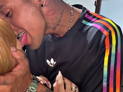 Enthousiasteling, Grote lul, Zwart, Homo, Hardcore, Likken, Masturbatie, Stiefmoeder