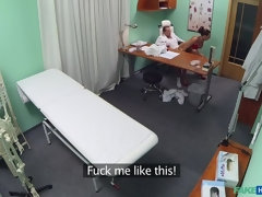 Kont, Pijpbeurt, Arts, Hondjeshouding, Vingeren, Likken, Verpleegster, Uniformpje