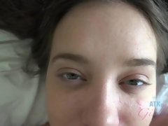 Cul, Sucer une bite, Embrassement, Piercing, Pov, Chatte, Rasée, Maigrichonne