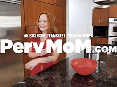 Sucer une bite, Queue, Poilue, Mamelons bombés, Chatte, Rousse roux, Tabou, Adolescente