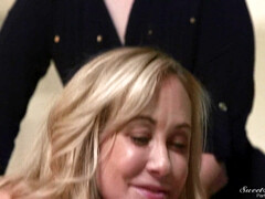 Hinter den kulissen, Grosse titten, Schwarz, Vollbusig, Hochschule, Spassig, Natürlichen titten, Titten