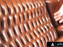 Culo grande, Rostro sentado, Hd, Lesbiana, Lamidas, Coño, Tatuaje, Adolescente