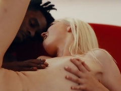 Noire, Blonde, Sucer une bite, Poilue, Hard, Interracial, Monstre, Chatte