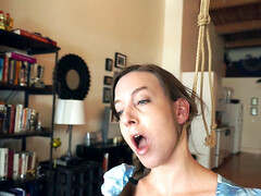 Bondage domination sadisme masochisme, Brunette brune, Mère que j'aimerais baiser, Jouets