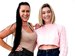 Fingern, Küssen, Lecken, Masturbation, Natürlichen titten, Muschi, Rasiert, Entkleiden