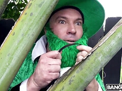 Grosser schwanz, Grosse titten, Vollbusig, Hardcore, Hd, Latina, Natürlichen titten, Rasiert