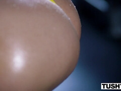 Жопа, Из жопы в рот, Блондинки, Спортзал, Милф, Натуральные сиськи, Киски, Сиськи