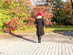 Enthousiasteling, Blond, Hd, Rijpe lesbienne, Moeder die ik wil neuken, Natuurlijke tieten, Buiten, Strippen