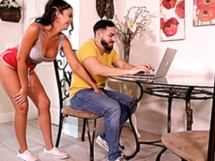 Braunhaarige, Domination, Fetisch, Handjob, Lingerie, Milf, Strümpfe, Entkleiden